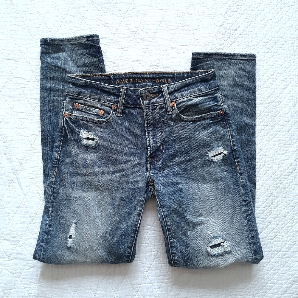 American Eagle Slim Jeans Distressed size 26x28